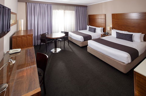 Quality Hotel Dickson - Australian Destinations 1