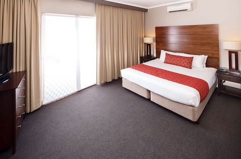 Quality Hotel Dickson - Australian Destinations 2