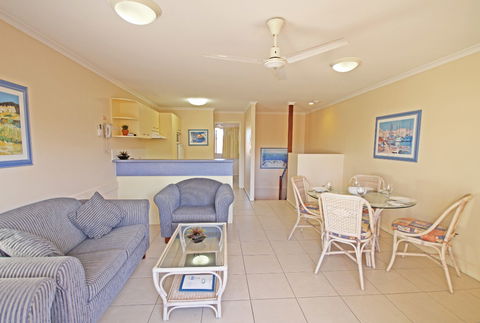 Coolum Beach Getaway Resort - Australian Destinations 3