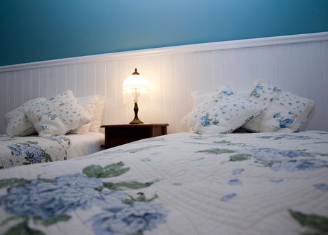 Maleny Lodge Guest House - Australian Destinations 2