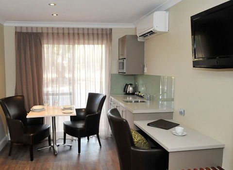 Bentley Motel - Australian Destinations 2