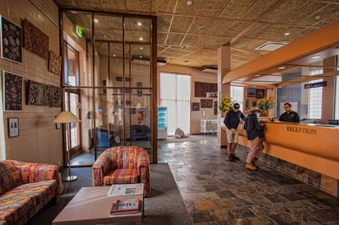 Desert Cave Hotel - Australian Destinations 4