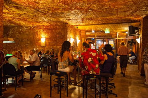 Desert Cave Hotel - Australian Destinations 7