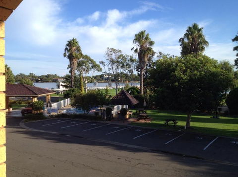 Lake View Motel - Australian Destinations 6