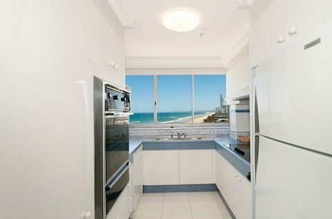 Beachside Tower - Australian Destinations 3