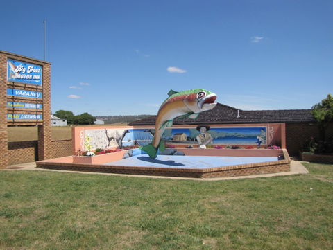 The Big Trout Motor Inn - Australian Destinations 0
