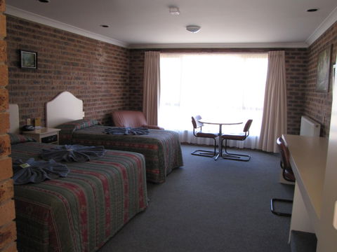 The Big Trout Motor Inn - Australian Destinations 2