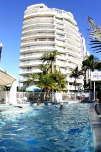 Surfers Mayfair - Australian Destinations 3