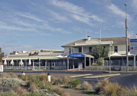Barwon Heads Hotel - Australian Destinations 3