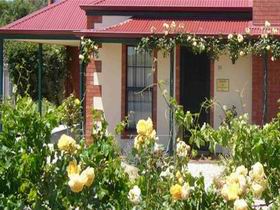Wine And Roses Bed And Breakfast - Australian Destinations 0