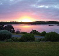 Lake View Apartments - Australian Destinations