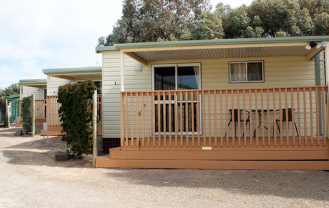 Moonta Bay Road Cabins And Cottages - Australian Destinations 3