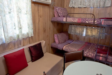 Moonta Bay Road Cabins And Cottages - Australian Destinations 4