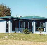 Homelea Accommodation Spa Cottage and Apartments - Australian Destinations