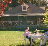Hartzview Vineyard Homestead - Australian Destinations