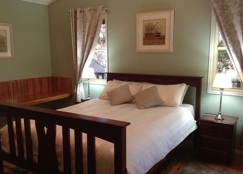 Maleny Country Cottages - Australian Destinations 6