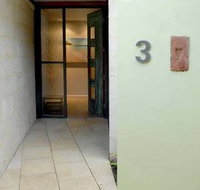 By the Beach B and B Holiday Apartments - Australian Destinations
