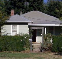 Honeysuckle Cottage Jingellic - Australian Destinations