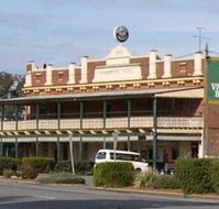 Commercial Hotel Barellan - Australian Destinations