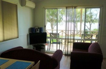 Belmont Pines Lakeside Holiday Park - Australian Destinations 2