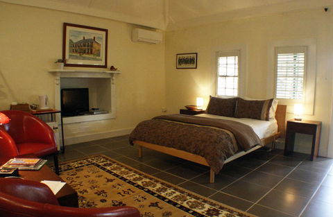 Anoushka's Boutique Bed And Breakfast - Australian Destinations 1