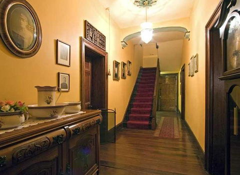 Anoushka's Boutique Bed And Breakfast - Australian Destinations 2