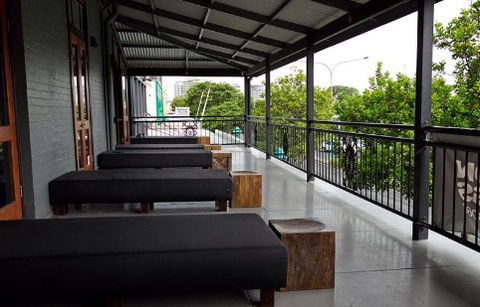 Coolangatta Sands Hostel - Australian Destinations 5