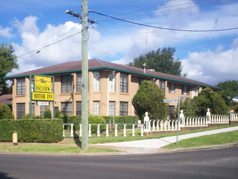A Raceview Motor Inn - Australian Destinations 1