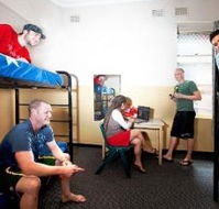 Maze Backpackers And Cb Hotel - Australian Destinations