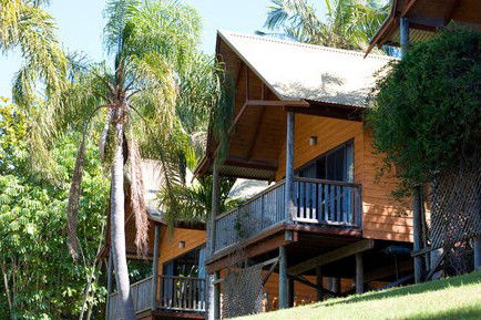 A Paradise Palms Resort - Australian Destinations 1