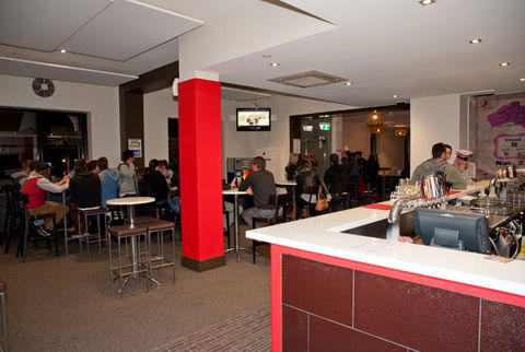 The Lake View - Australian Destinations 1