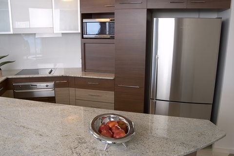 Waves Maroochy River - Australian Destinations 5