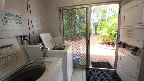 Coconut Grove Holiday Apartments - Australian Destinations 3