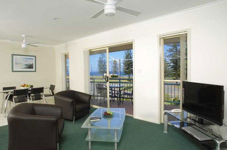 Beachcomber Resort - Australian Destinations 2