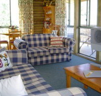 Myrtle Creek Cottages - Australian Destinations