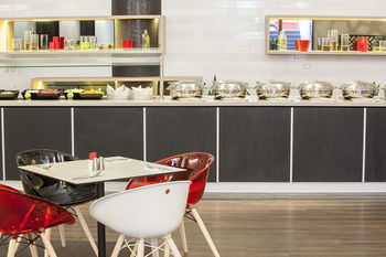 Ibis Melbourne Hotel And Apartments - Australian Destinations 0