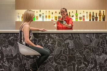 Ibis Melbourne Hotel And Apartments - Australian Destinations 4