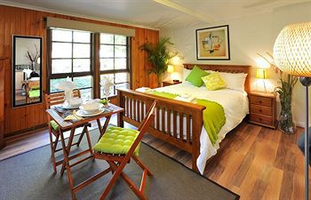 Holly Lodge - Australian Destinations 1