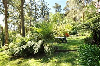 Holly Lodge - Australian Destinations 3
