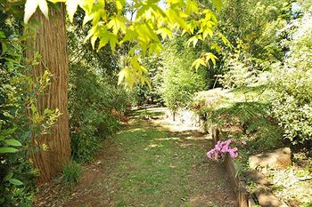 Holly Lodge - Australian Destinations 4
