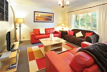 Holly Lodge - Australian Destinations 6