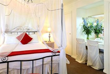 Holly Lodge - Australian Destinations 8