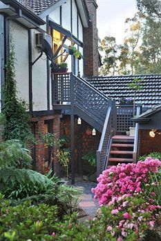 Holly Lodge - Australian Destinations 15