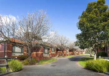 Apartments @ Mt Waverley - Australian Destinations 24