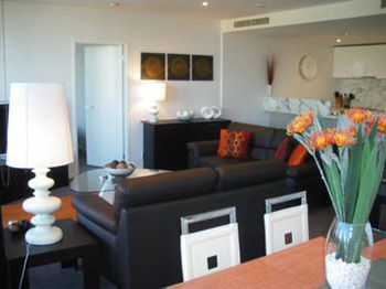 Docklands Executive Apartments - Australian Destinations 8