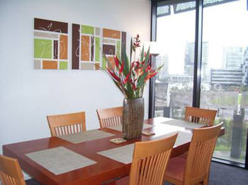 Docklands Executive Apartments - Australian Destinations 24