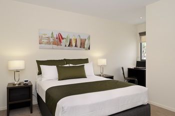 Apartments @ Glen Central ViQi - Australian Destinations 11