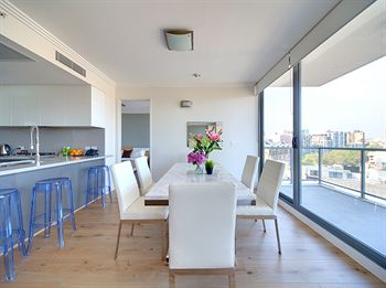 Zara Tower - Luxury Suites And Apartments - Australian Destinations 3