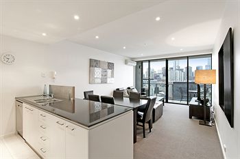 Docklands Private Collection Of Apartments - NewQuay - Australian Destinations 8