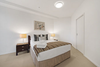 Docklands Private Collection Of Apartments - NewQuay - Australian Destinations 16